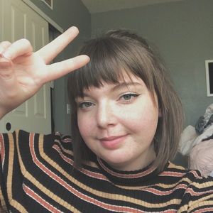 Meet your Posher, Lauren